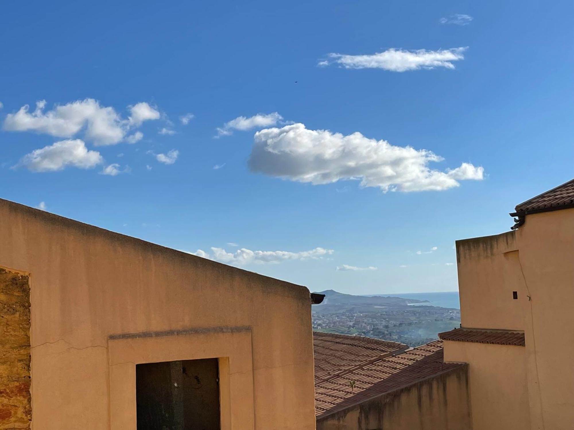 2 Apartments - Akragas Home 1 & 2 On Via Atenea City Center With View Агридженто Екстериор снимка